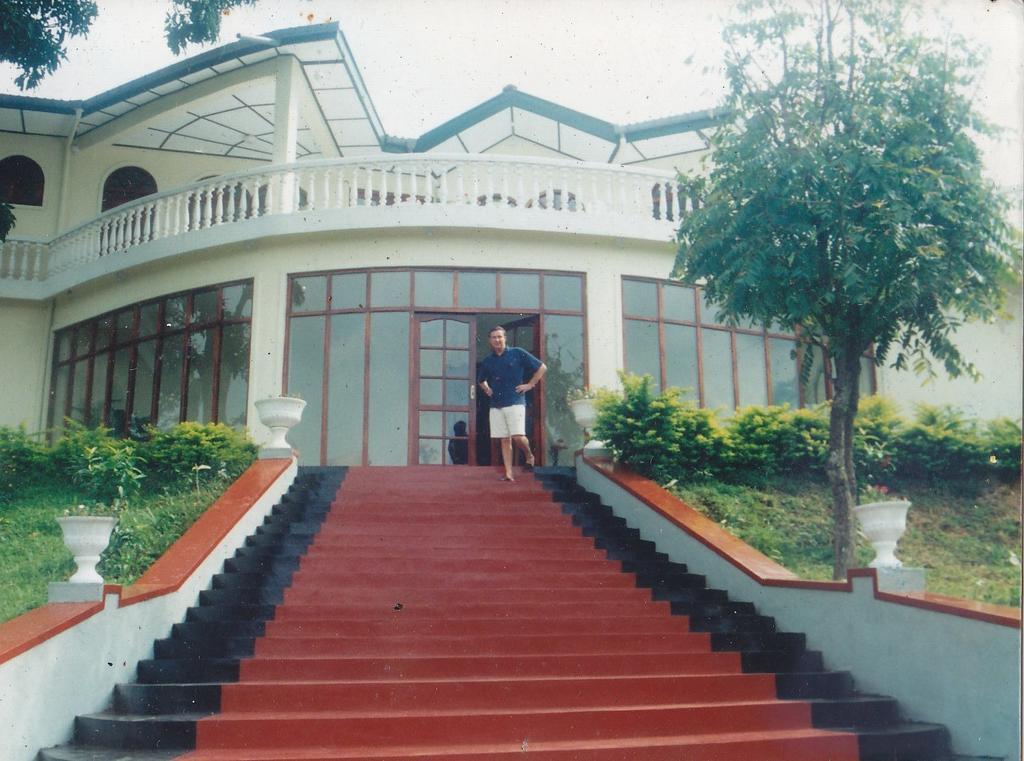 Royal Mount Hotel Kandy Exterior photo