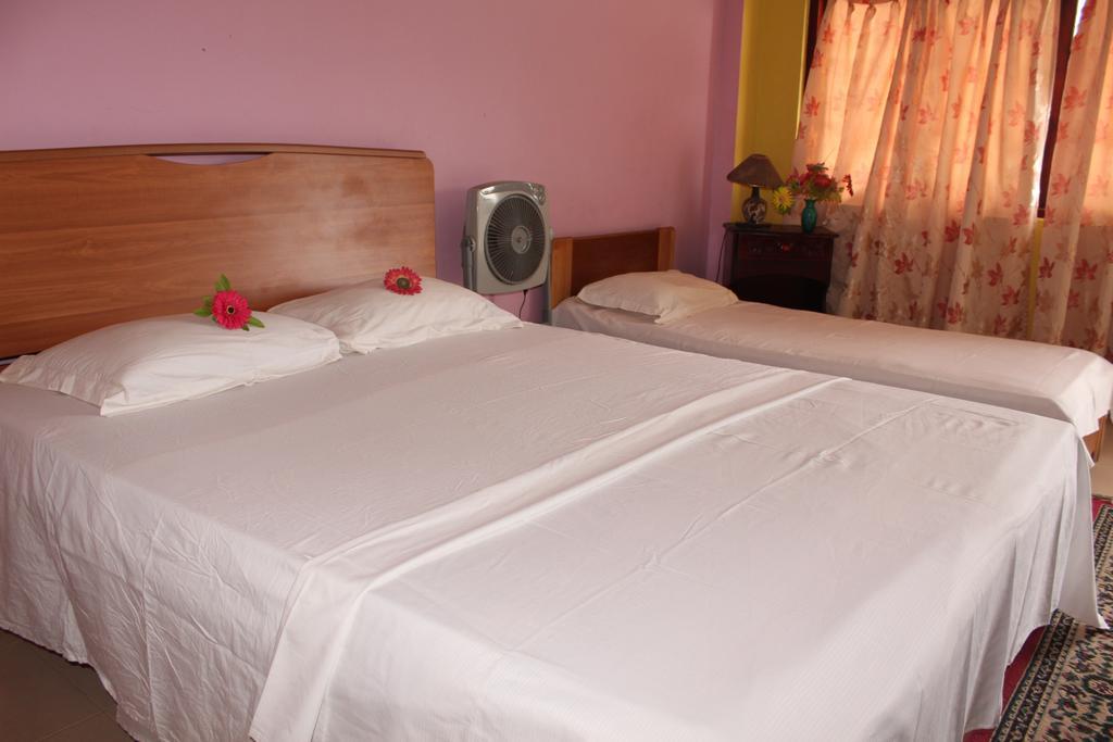 Royal Mount Hotel Kandy Room photo